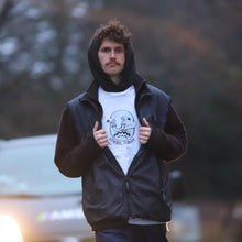 Indlæs billede til gallerivisning 'Din Bil Stinker' T-Shirt 1